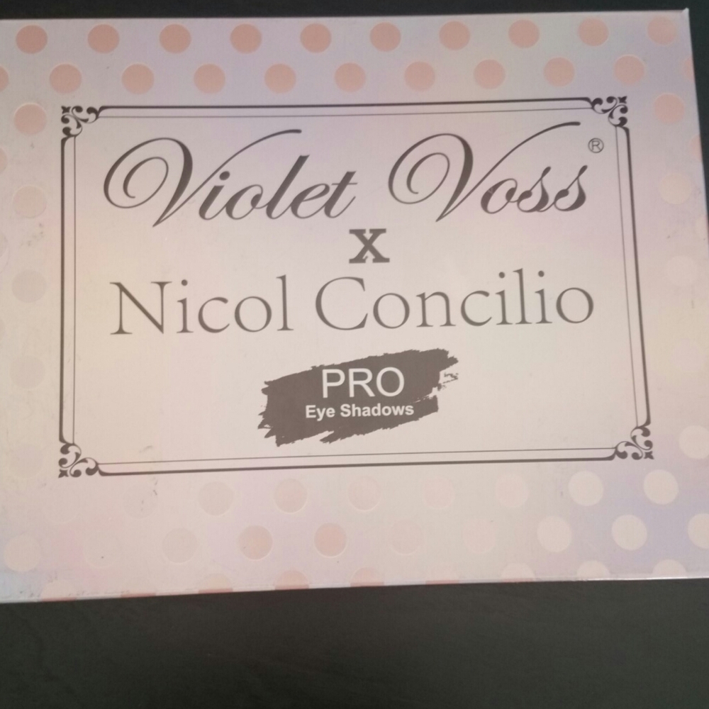 VIOLET VOSS X NICOL CONCILIO